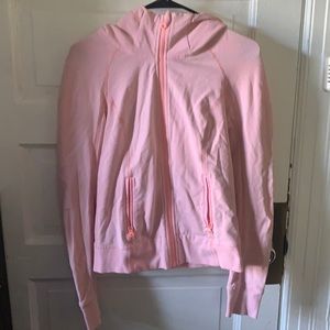 Pink hoodie . Lululemon. Size : small.